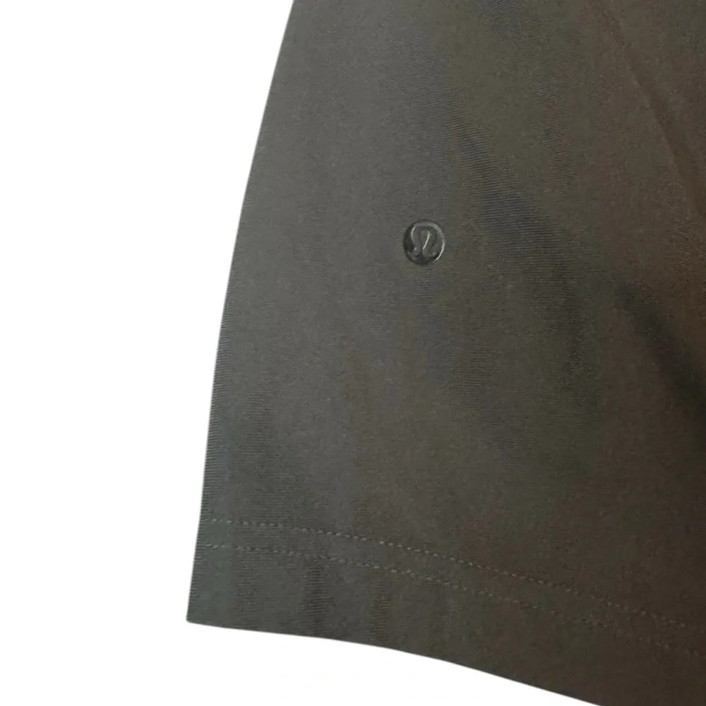 Lululemon Commission Classic Fit Shorts in Gray Size 34